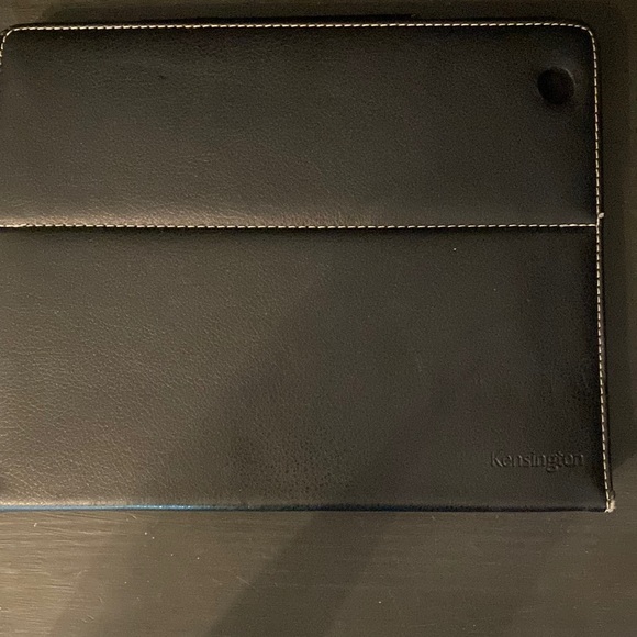 Kensington KeyFolio Bluetooth Keyboard For iPad2 used - Picture 5 of 12